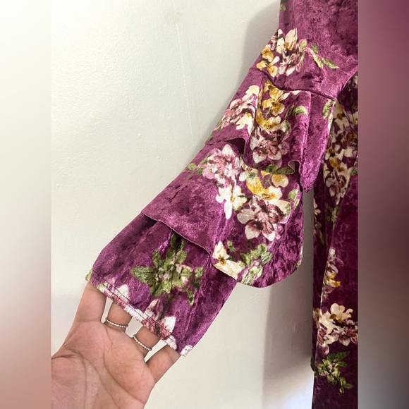 🔅NWOT🔅 Beautiful Fit-n-Flare Purple Velvet Floral Dress 💐💜 - Picture 4 of 6